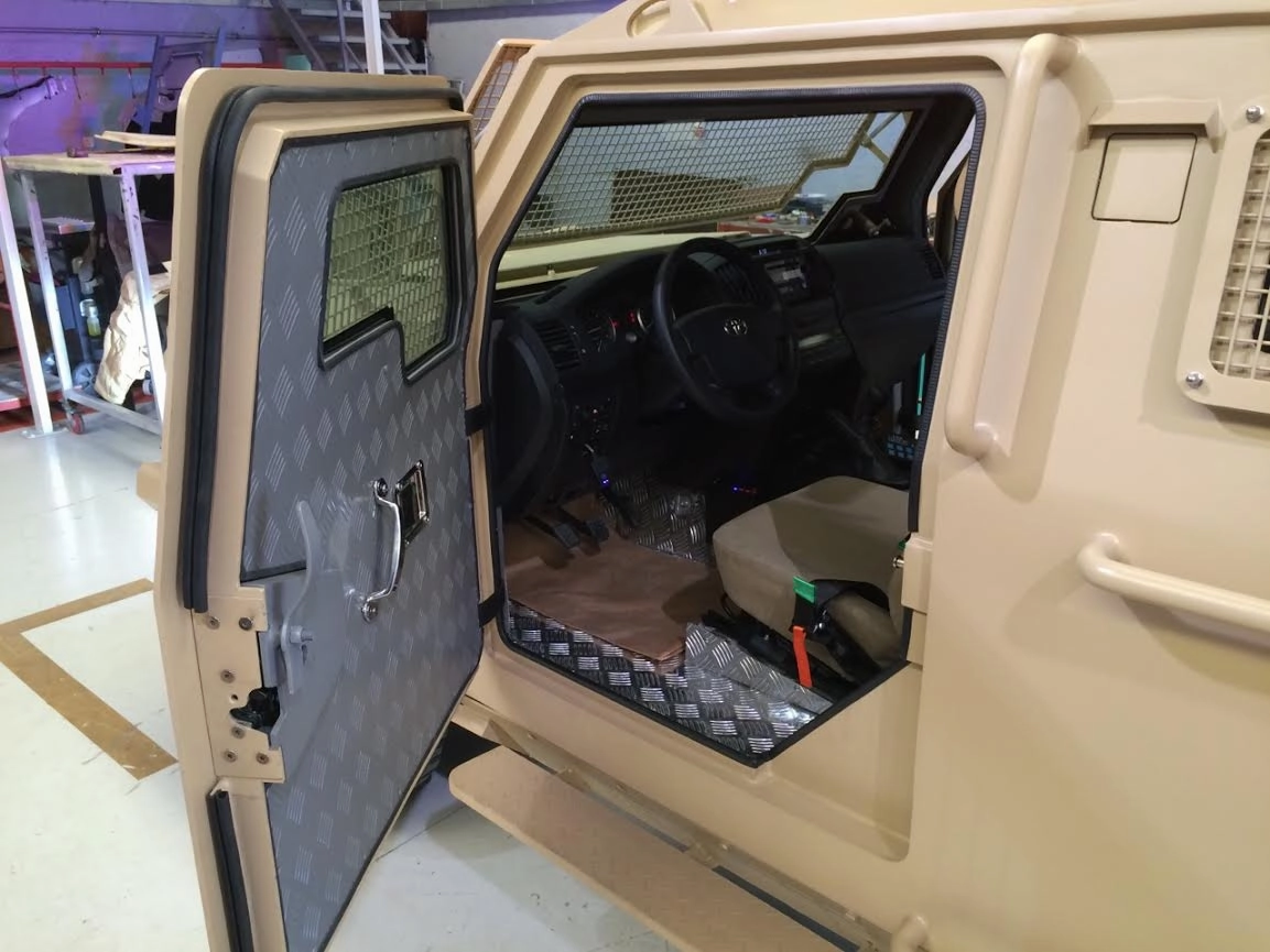 ARMORED PERSONNEL CARRIER (APR-2)