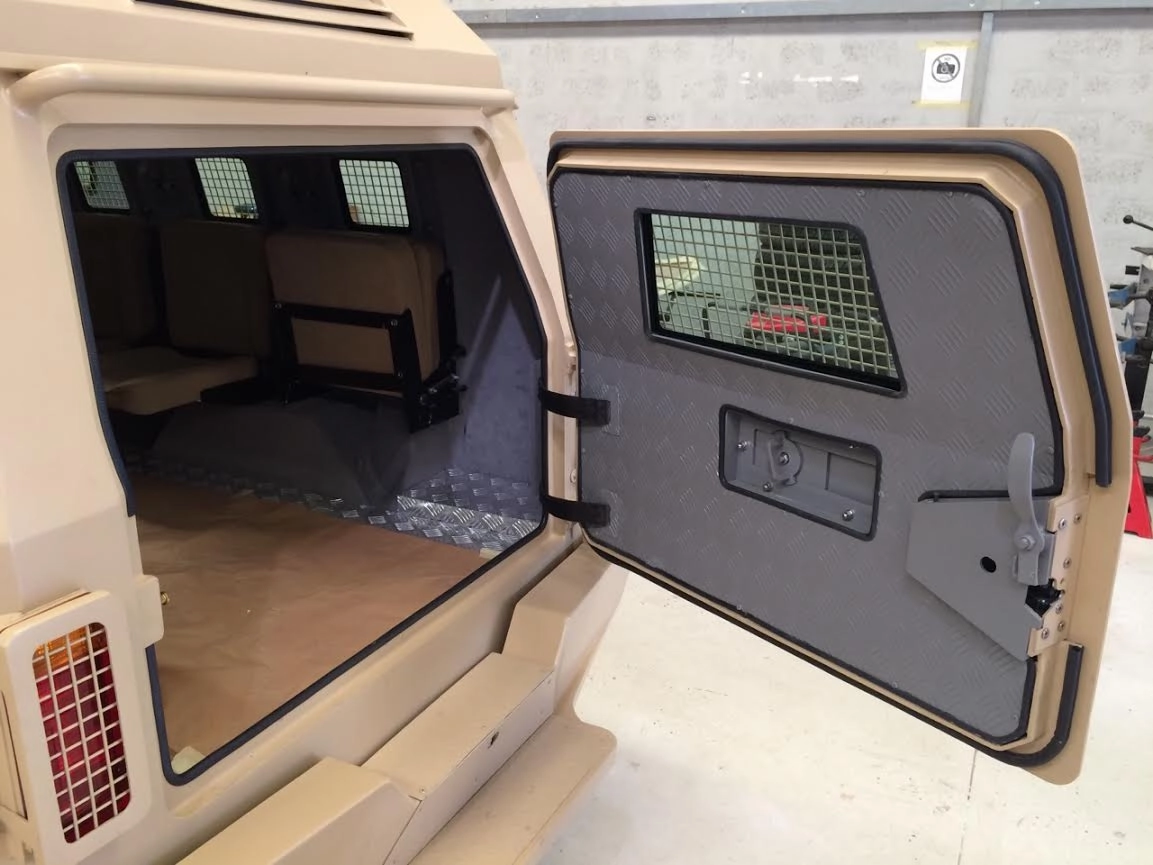 ARMORED PERSONNEL CARRIER (APR-2)