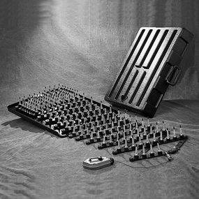 Magnum Spike Tire Deflation Systems for Law Enforcement model  MS-25 Spike Strip